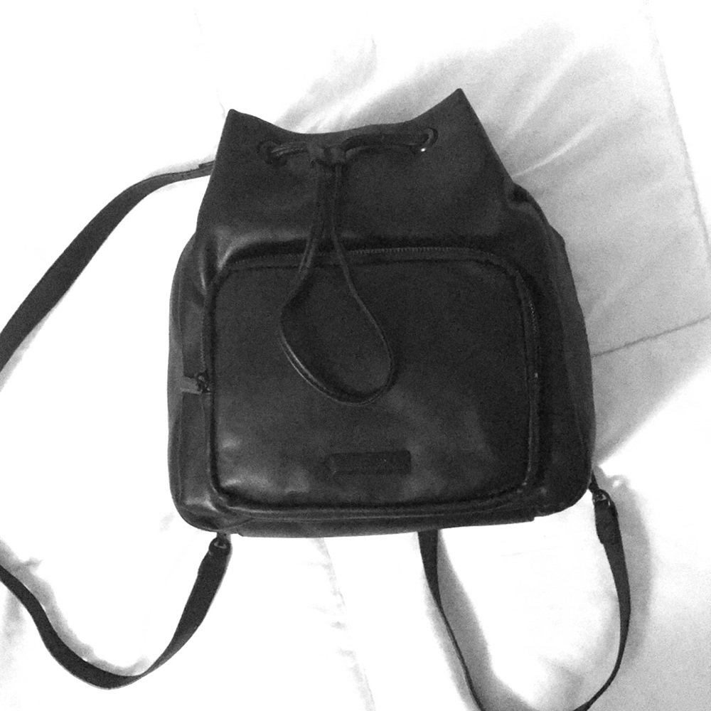 🔥VEGAN LEATHER MATTE BLACK BACKPACK🔥